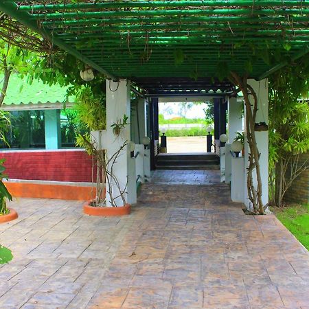 Squid Resort Haad Chao Samran Exterior photo